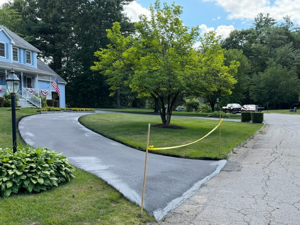 Tyngsboro, MA Residential Driveway Sealcoating
